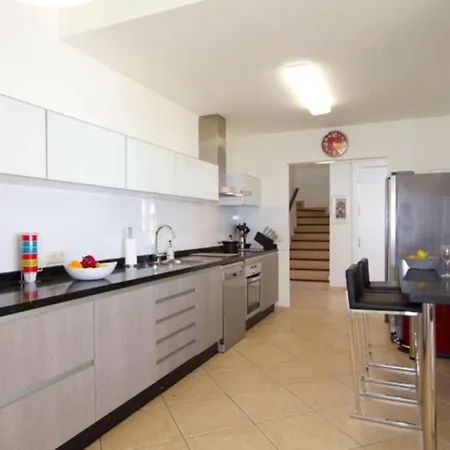 فيلة Casa Nydia