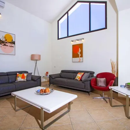 فيلة Casa Nydia